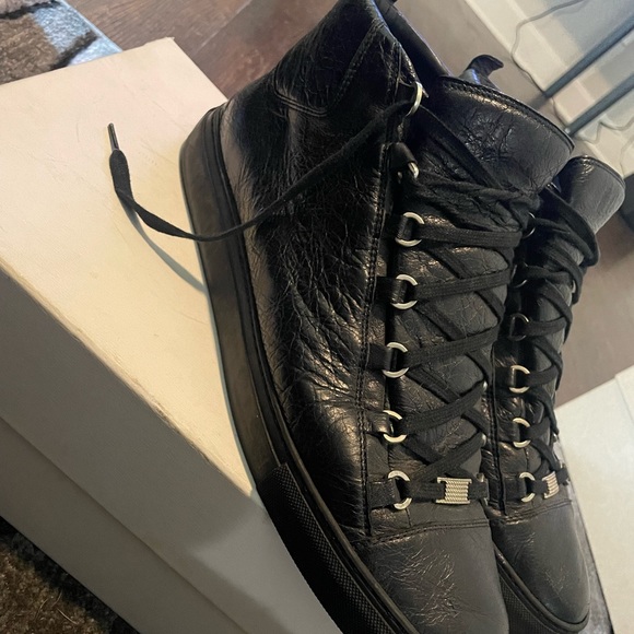 Balenciaga Arena - Picture 1 of 8